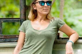 **Texte ALT recommandé :** Femme traversant la ménopause et découvrant une nouvelle étape de sa vie, entre changements du corps et bien-être.